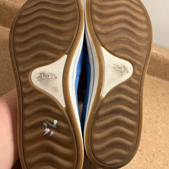 CLARKS Cloudsteppers Breeze Slip On Loafer - size women’s 9 W - Picture 8 of 8